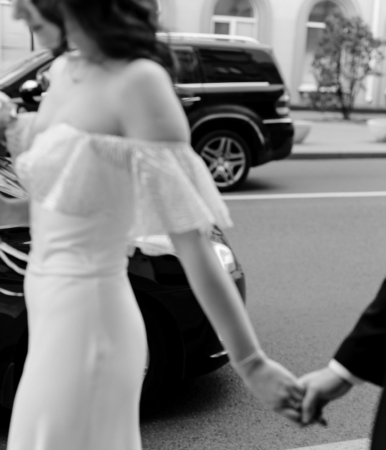 Photo of model in a short wedding gown - desktop image